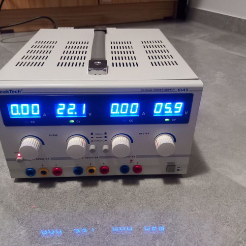 PeakTech 6145 laboratory power supply like new, 2 x 0-30V 0-5A, 5V-3A