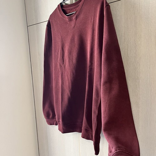 Pull & Bear men's sweater used, size Large, burgundy