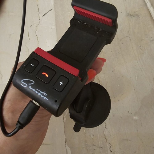 Sentio Bluetooth car kit and phone holder used