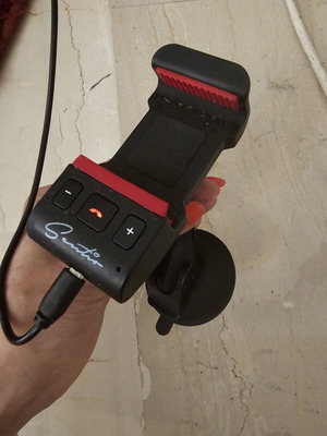 Sentio Bluetooth car kit and phone holder used