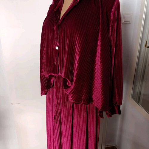 Women's Lurex Pleated Set like new, red, Zeta Otto Studio