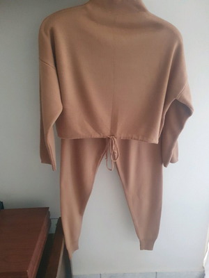 Knitted tracksuit set Ssize brown like new, crop neck blouse and pants