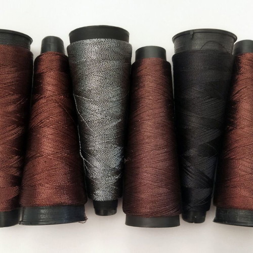 Au Papillon embroidery gold threads set, like new, 6 cones