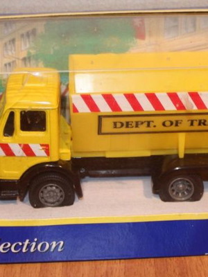 Corgi Snow Plough Dept. Of Transport мащаб 1:43 нов