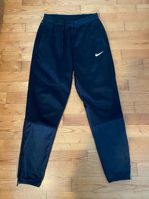Φόρμα Nike Therma-Fit μεταχειρισμένη, μαύρη, μέγεθος S