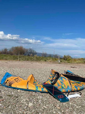Cabrinha Switch Blade Kite 10 σαν καινούργιο, πλήρες πακέτο
