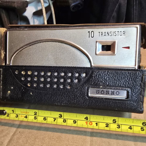 Sonho 10 Transistor vintage radio with leather case