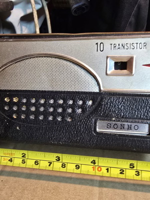 Sonho 10 Transistor vintage radio with leather case