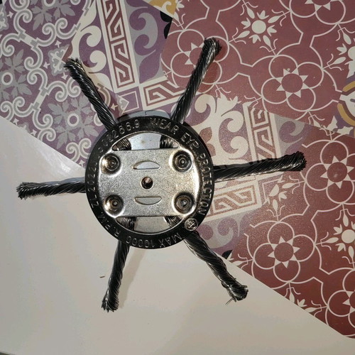 Cutting disc for trimmer like new with wire spokes