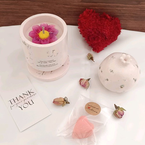 Miss Dior Inspired Candle Set 150ml in Pink Porcelain with Pomegranate and Tray