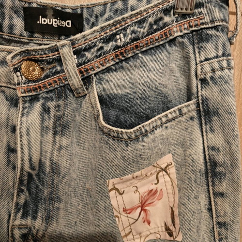 Desigual women's jeans used, mid-rise, size M, with patches