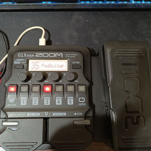 Zoom G1X Four Multi-Effects Processor guitar pedal, like new