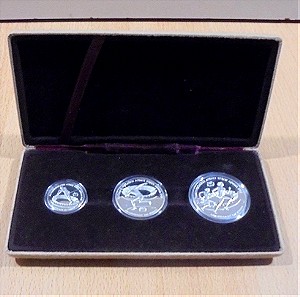Τρία ασημένια νομίσματα Πανευρωπαϊκών Αγώνων 1982  ( 100, 250 και 500 δραχμών ) με την θήκη τους