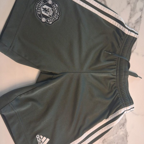 Manchester United Adidas παιδικά ποδοσφαιρικά σορτς εκτός έδρας 8-9 ετών σαν καινούργια