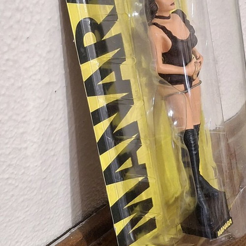 Milo Manara Jolanda #38 Altaya collectible figure new, sealed