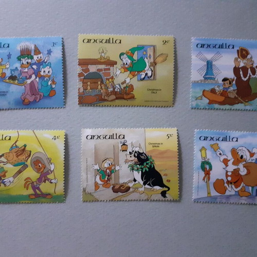 Disney Celebrates with Christmas Around the World Stamp Set 6 Mint