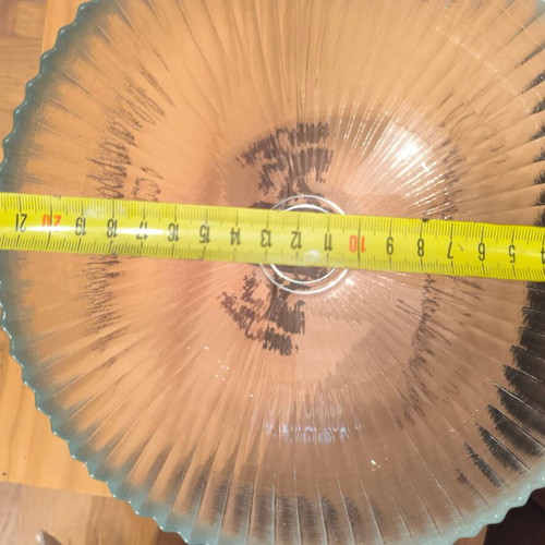 Glass deep ribbed bowl like new for serving or decoration