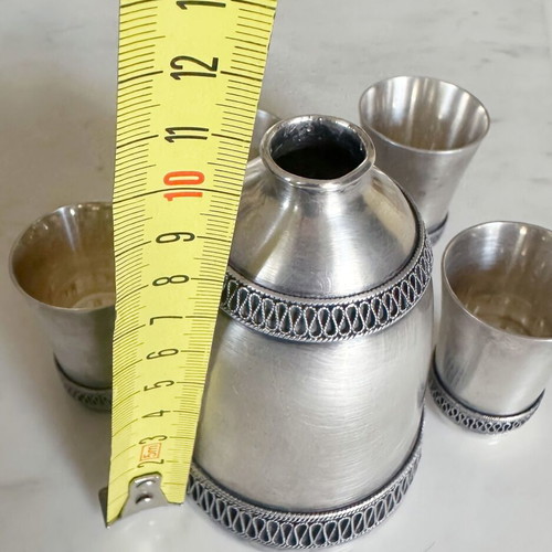 Filigree decanter used with four shot glasses Ummet Factory 1960s