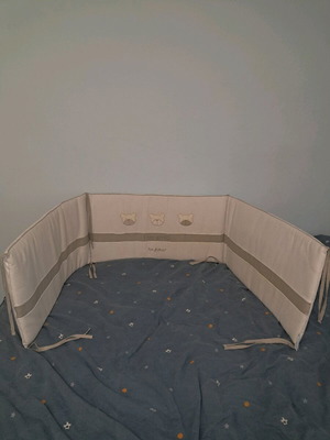 Byblos crib bumper 35x210cm like new