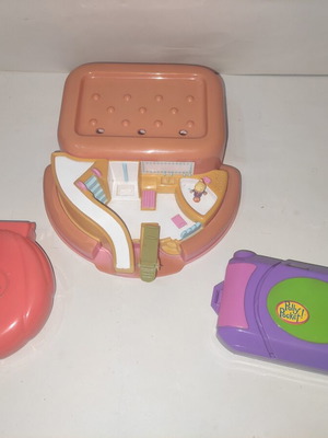 Polly Pocket set of 3 with 1 figure like new