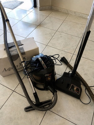 Rainbow E2 vacuum cleaner with accessories and Aquamate carpet washer