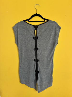 Coquette Open Back Bow Tee Heather Grey with Satin Detail, L