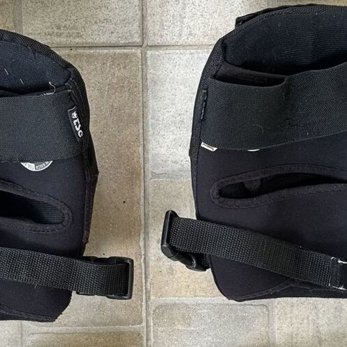 TSG Milford elbow pads, TSG Force III knee pads and SIXSIXONE Veggie shin guards L used