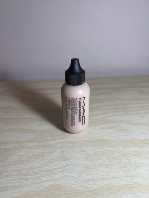 MAC Make up new in shade W3