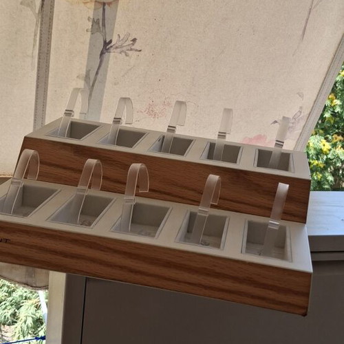 Gant watch stand like new, large, white and beige