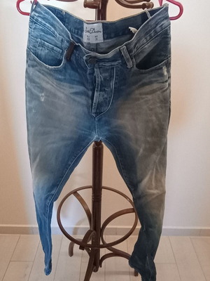 Sicko 19 jeans used with rips, size EUR40, large crotch tear