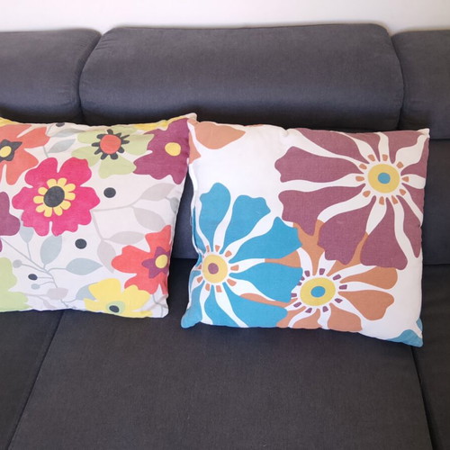 Decorative pillows like new, set of 2, 40 cm