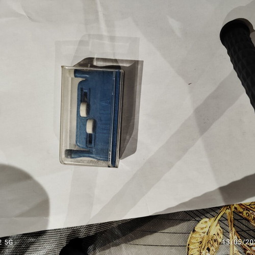 Infila automatic needle threader from Italy like new, vintage 1970s-80s model