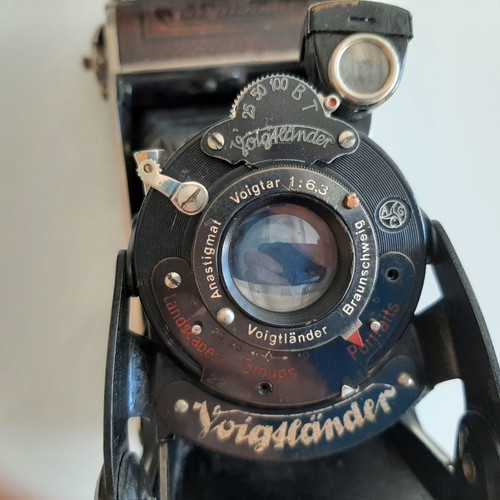 Vintage camera Voigtlander 1:6.3 from 1900s used with leather case
