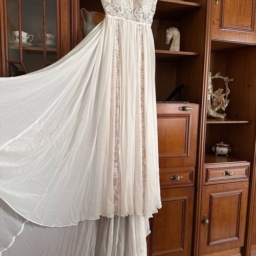 Pronovias Goblin Boho Chic wedding dress like new