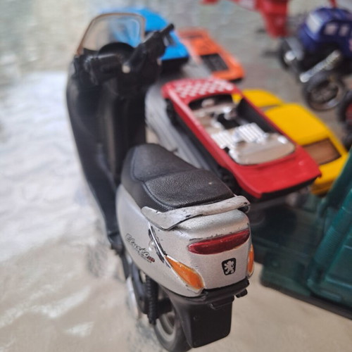 Set of 12 miniature vehicles
