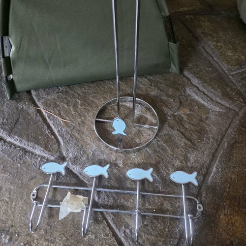 Kitchen roll holder and towel rack set inox with decorative fish like new