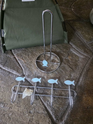 Kitchen roll holder and towel rack set inox with decorative fish like new