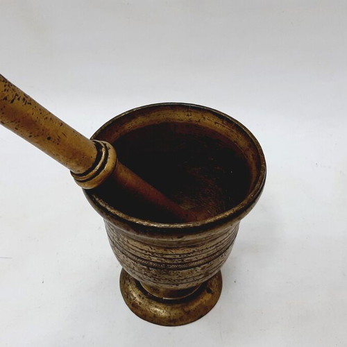 Antique brass mortar and pestle used, heavy, patina