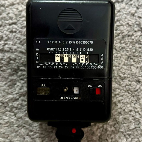 LONDA AP624G flash used for vintage analog cameras
