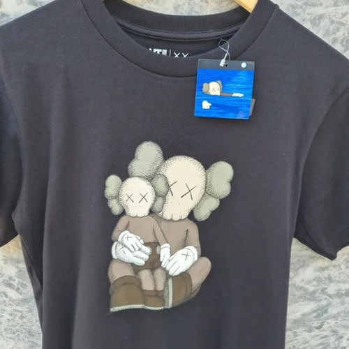 Uniqlo UT x KAWS Graphic Tee Black Size XS Brand New