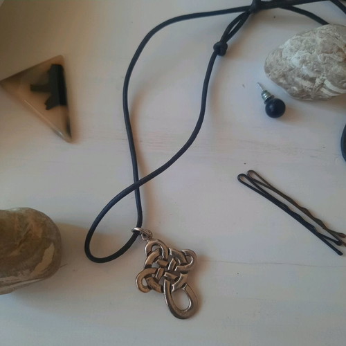 Sterling silver 925 pendant with gothic protection symbol like new