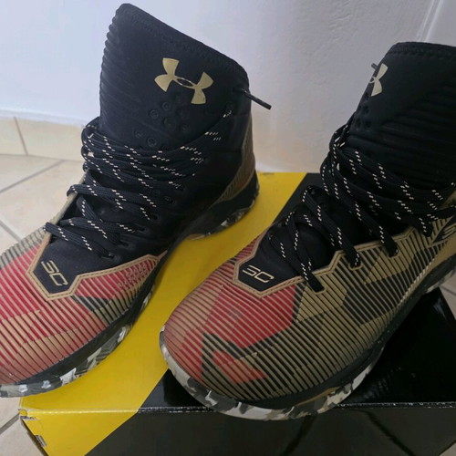 UA Curry 2.5 basketball shoes like new, size 45