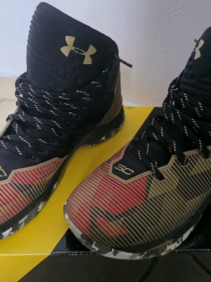 UA Curry 2.5 basketball shoes like new, size 45