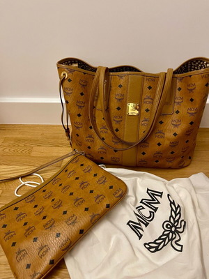 MCM Liz Reversible Tote with pouch like new