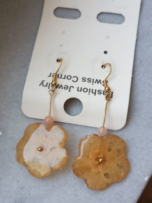 Flower earrings, yellow