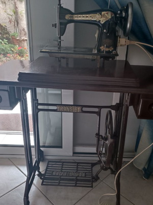 Hover Sewing Machine 1920 like new with antique furniture