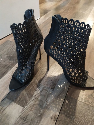 Zara Sexy Gladiator μποτάκι limited edition καινούργιο, μαύρο, δέρμα, μέγεθος 41