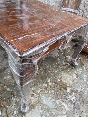 Dining table solid cherry wood like new, polished with extension leaves