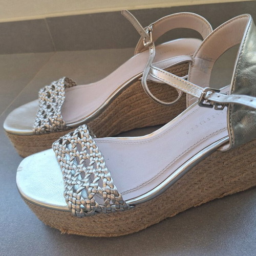 Zara platform sandals gold like new, size 40