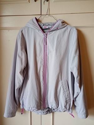 O'neill jacket used, small, gray, waterproof with fabric lining